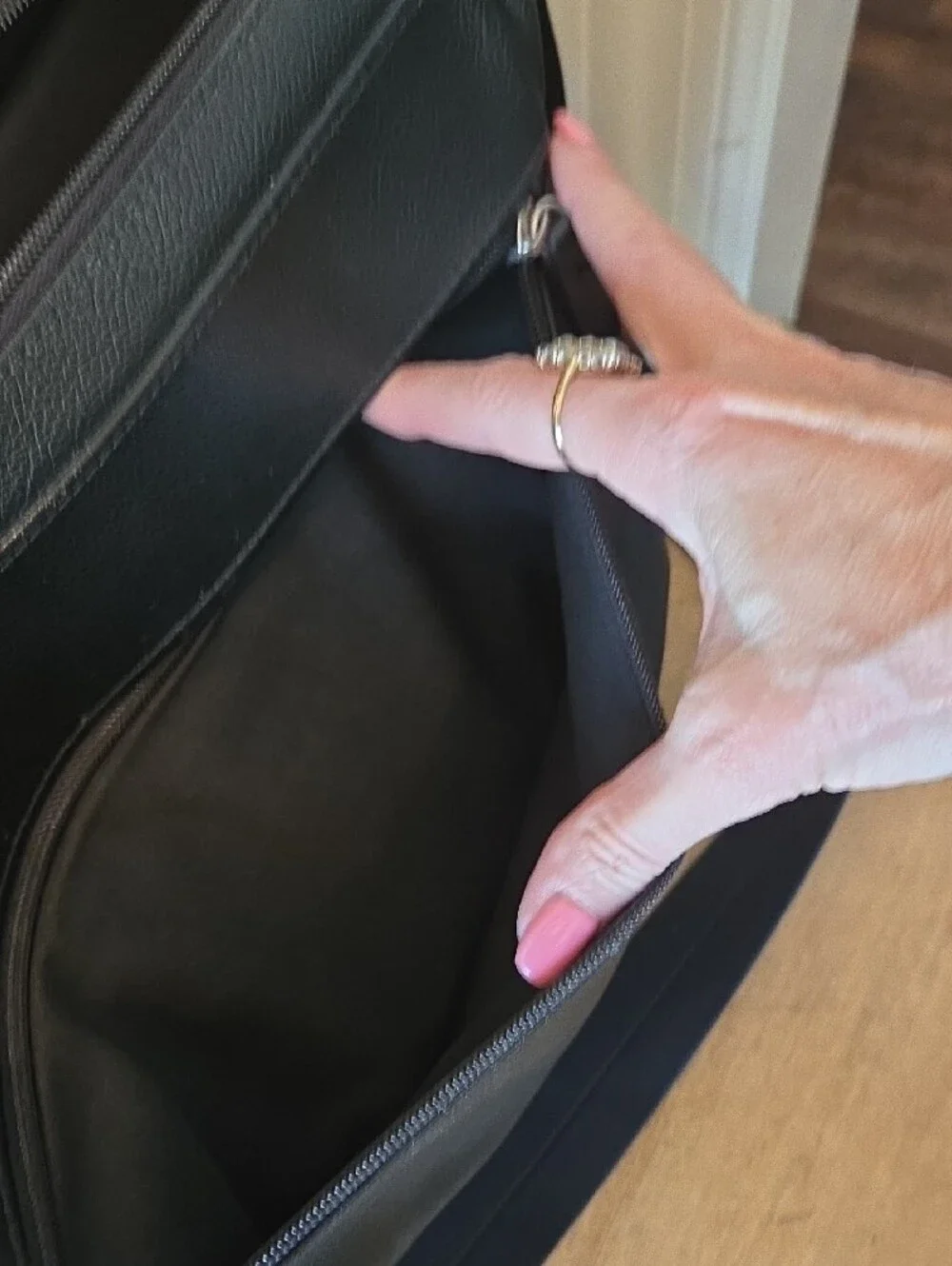 Like New! Jack Georges Black Leather Crossbody Messenger Bag